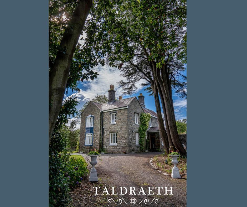 Taldraeth - Old Vicarage Guest House 펜린듀드리스 외부 사진